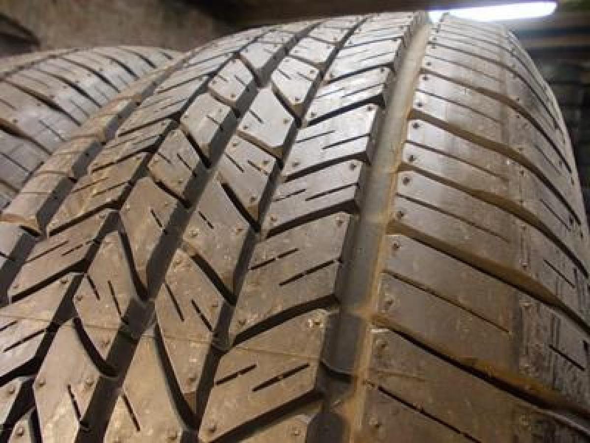 225 60 r17 купить бу. Dunlop Grandtrek st20. Dunlop Grandtrek st20 215/65 r16. Grandtrek st20. Дунлоп лето 235 60 18.