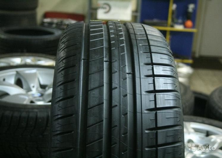 Мишлен r18 лето. Michelin Pilot Sport 3 235/45 r17. Michelin Pilot Sport 3. Michelin Pilot Sport 3 285/35/20. Michelin летние шины r17.